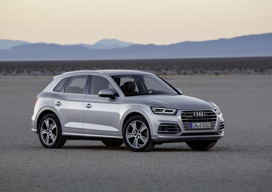 Audi Q5 TDI Quattro S-Line 2016 года  (WW) (фото 1 из 48)